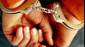 Nepot criminal: Şi-a stropit cu gaze lacrimogene bunica, a electrocutat-o şi i-a DAT FOC