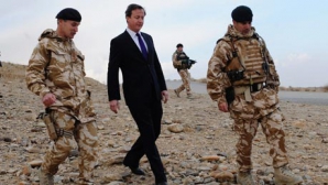 Premierul britanic a efectuat o vizită-fulger în Afganistan