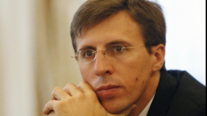 Cetăţenii se sufocă în transportul public. Chirtoacă: Am promis troleibuze noi, nu şi aer condiţionat