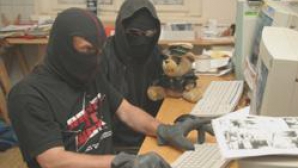 ALERTĂ în Finlanda: Poliţia caută terorişti pe internet