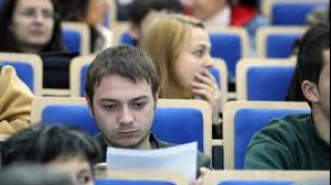 Începând cu 31 iulie tinerii moldoveni pot depune dosarele pentru studii în România 