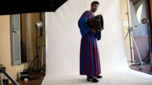 Fotbalistul Pique, iubitul Shakirei, a reuşit miracolul tinereţii eterne, într-un spot publicitar