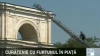 VIDEO Pregătiri de Ziua Independenței: Muncitorii alungă viespile din centrul Capitalei, spală monumentul lui Ștefan cel Mare și Arcul de Triumf 