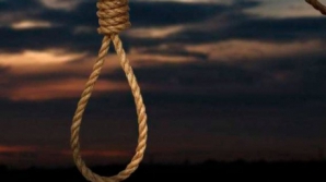 S-a spânzurat pentru că nu vroia ca soţia să plece în Italia