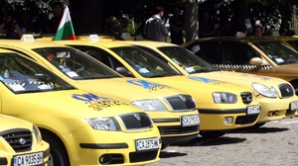 Turişti duşi de nas de taximetriştii din Bulgaria