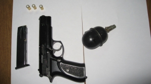 Un pistol, 16 cartuşe şi o grenadă „RGD-5” au ajuns pe mâna vameşilor