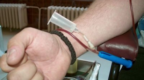 Comerţ ilegal cu sânge: Pentru o transfuzie "comercianţii" cer  350 - 400 de lei VIDEO