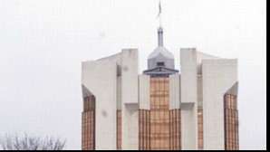 Doritorii de a ajunge în fotoliul de preşedinte al ţării pot depune dosarele la Comisia specială 