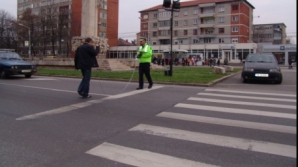 Strivit de o maşină chiar pe trecerea de pietoni