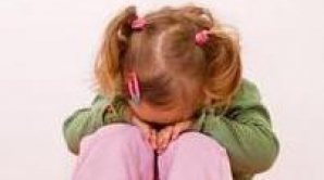 ŞOCANT! Fetiţă de 6 ani, impusă de propria mama să o filmeze cum făcea sex cu şase bărbaţi VIDEO