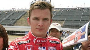 Final MORTAL la Grand Prix-ul de la Las Vegas: Dan Wheldon a decedat în urma unui accident VIDEO