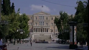 UE încearcă să convingă băncile să accepte diminuarea datoriilor Greciei 