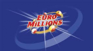 Un simplu angajat şi o voluntară a unei fundaţii au devenit milionari peste noapte