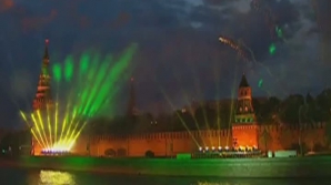 Show de lumini la Moscova: Pe zidul Kremlinului vor înflori trandafiri, iar cupolele Catedralei "Vasili Blajenîi" vor lumina în dangăte de clopot