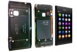 (VIDEO) Cum se fabrică Nokia N9, unul dintre cele mai tari telefoane ale momentului 