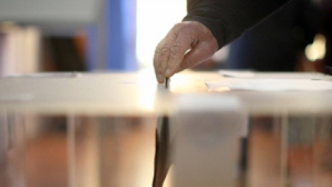 Irlandezii sunt chemaţi astăzi la urne pentru a-şi alege un nou preşedinte 