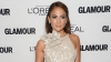Jennifer Lopez, femeia anului, la gala premiilor decernate de revista Glamour
