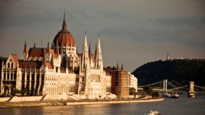 Financial Times: Problemele Ungariei ar putea anunţa un nou val de contagiune în Europa Centrală şi de Est