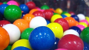 A fost creată prima gumă de mestecat biodegradabilă 