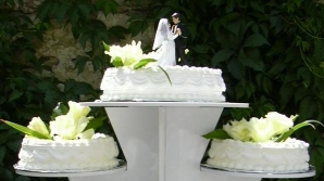 Expoziţia torturilor de nuntă - Cel puţin două mii de lei pentru un tort deosebit