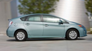 Toyota va prezenta un prototip de automobil care se conduce singur 