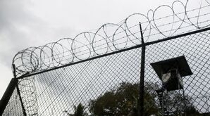 Doisprezece deţinuţi aparţinând reţelei Al-Qaida au evadat dintr-o închisoare din Yemen