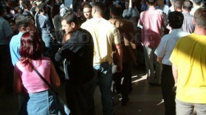 Turiştii care au sosit astăzi la Bucureşti au fost primiţi cu produse tradiţionale româneşti 