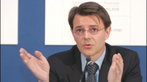 Război al declaraţiilor între Paris şi Londra