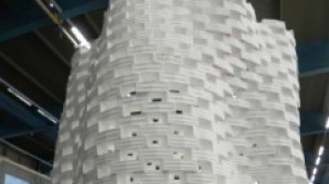  Roboţi meşteri fauri: Au construit un turn de şapte metri VIDEO