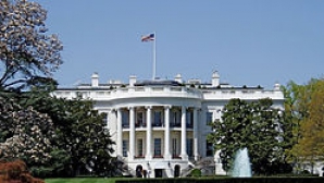 Alertă la Casa Albă: O bombă fumigenă a fost aruncată peste gardul reşedinţei lui Barack Obama