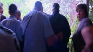 Premierul australian şi liderul său de opoziţie, la un pas de a fi atacţi