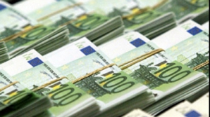 Secretarul Trezoreriei americane a cerut liderilor UE să construiască un perete de protecţie