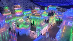  Statui sculptate în totalitate din gheaţă şi zăpadă într-un orăşel din apropiere de Beijing