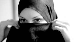 Olanda va interzice vălul musulman