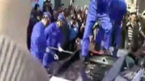 Tradiţie mai puţin obişnuită în China: Orice produs care nu îţi place este distrus în public 