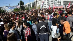 Confruntări la Atena: Sindicatele au ieşit la protest 
