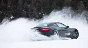 Economia bate frica: Aproape 50% dintre şoferi circulă şi iarna cu anvelope de vară