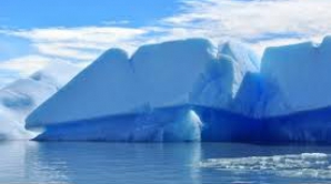 Fenomen meteo extrem în România: Lacul Sărat a îngheţat