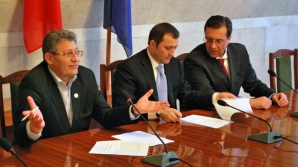 Liderii AIE renunţă la referendum: Revenim la alegerea preşedintelui