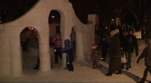 Construcţii desprinse din poveste: A fost creat un oraş de gheaţă şi zăpadă