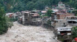  Inundaţii de proporţii în Peru: Cel puţin 15 oameni au murit