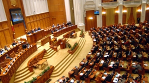 Guvernul, propus de premierul desemnat al României, a fost votat în Parlament