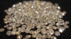 O femeie din Rusia a găsit într-un lift o pungă cu aproape 500 de diamante