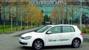 Volkswagen Golf 7 va avea o versiune electrică: E-Golf
