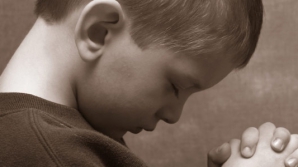 Zeci de copii din ţară suferă de boli ce pot fi tratate peste hotare. Ministerul Sănătăţii refuză să-i ajute