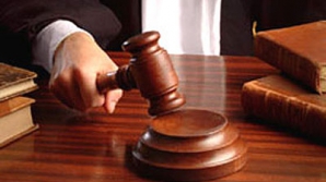 Proiectul privind reorganizarea instanţelor economice, votat în lectură finală în Parlament