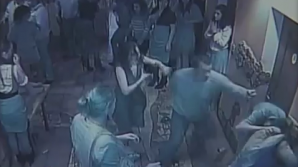 Party de 18 ani în Ucraina: Pumni în cap, haos, mese rupte şi femei bătute VIDEO