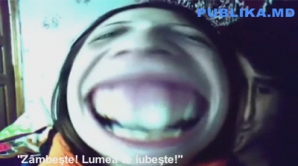 Şi tu poţi câştiga o cameră video! Trebuie doar să zâmbeşti