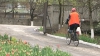 Un lăcătuş de la "Apă-Canal" vine la serviciu, de 30 de ani, cu bicicleta