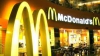 Angajat McDonald's, arestat după ce a scuipat în băuturile clienţilor